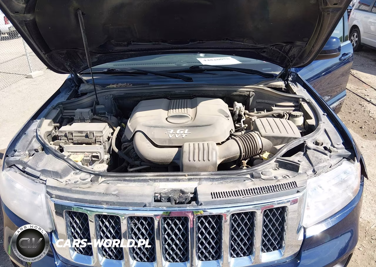 2013 Jeep Grand Cherokee Laredo VIN:1C4RJFAGXDC556470 - 10