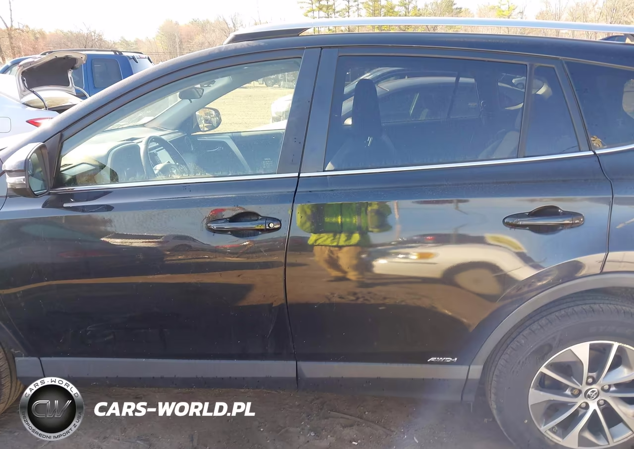 2018 Toyota Rav4 Hybrid Xle VIN:JTMRJREV3JD174068 - 14