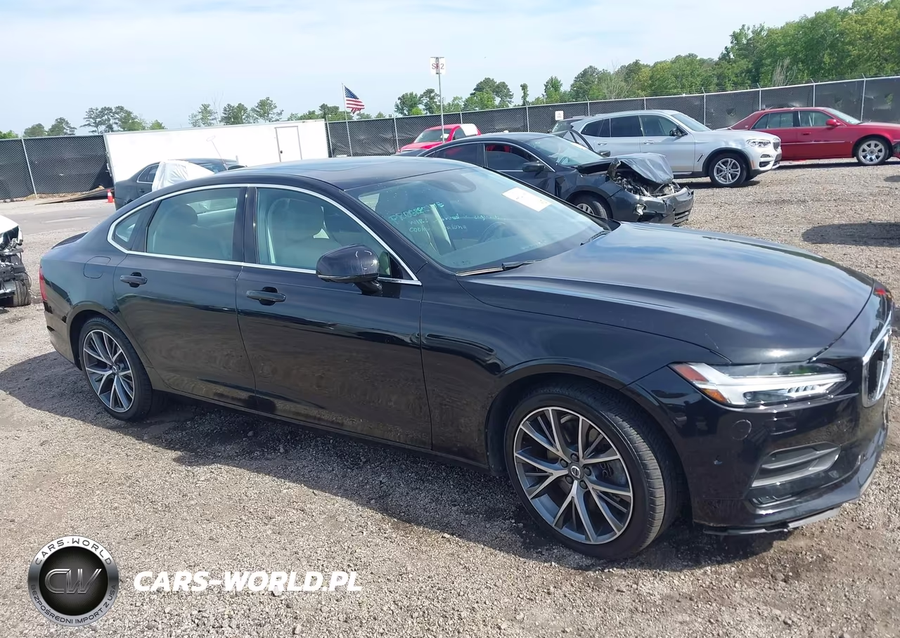 2018 Volvo S90 T6 Momentum – zdjęcie 1 z 16