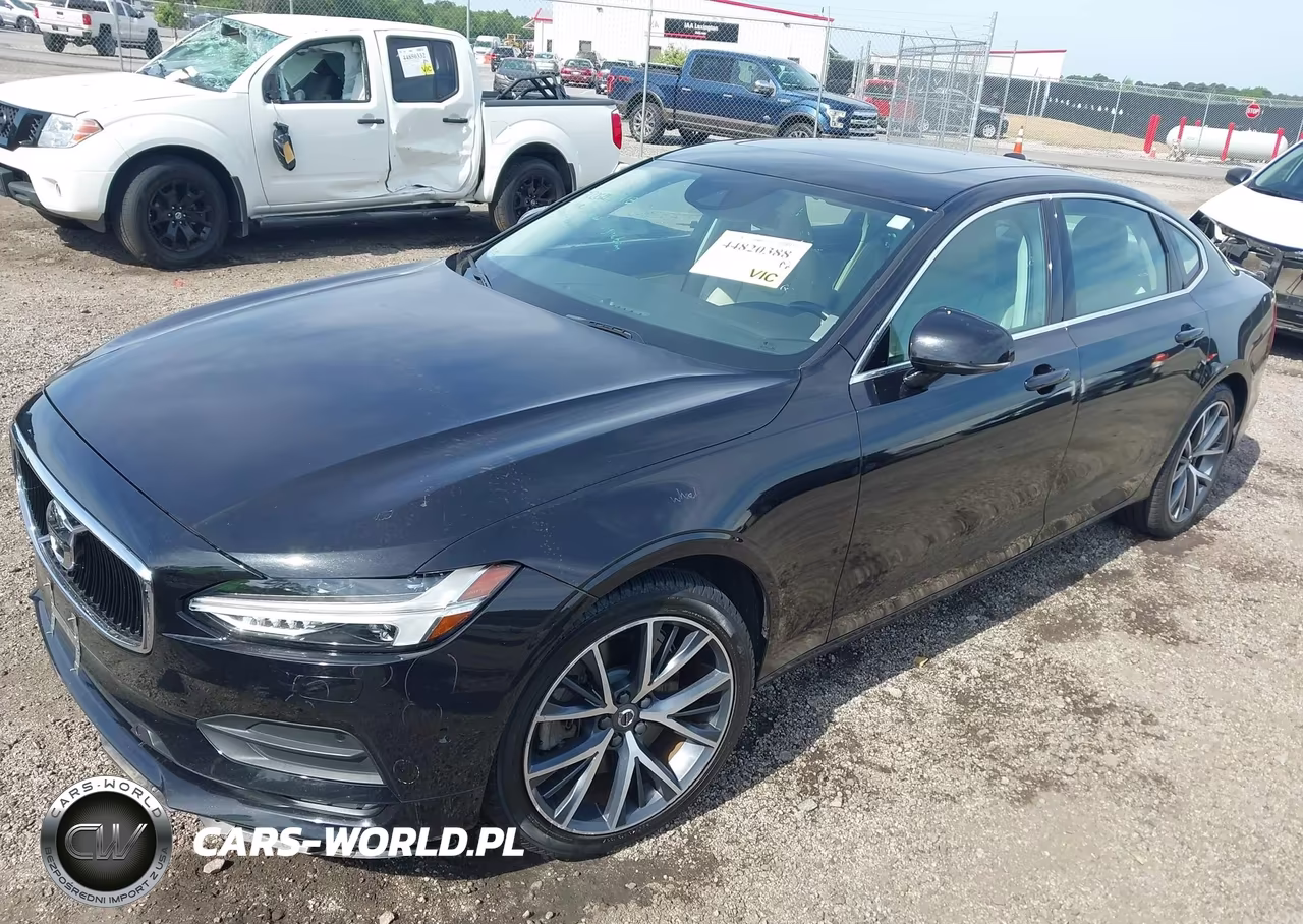 2018 Volvo S90 T6 Momentum VIN:LVY992MK0JP027494 - 2
