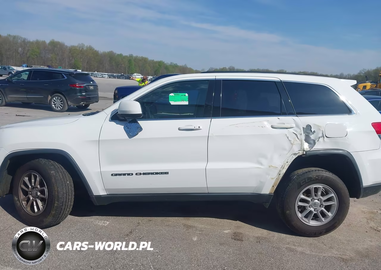 2019 Jeep Grand Cherokee Laredo 4X2 VIN:1C4RJEAGXKC530734 - 13