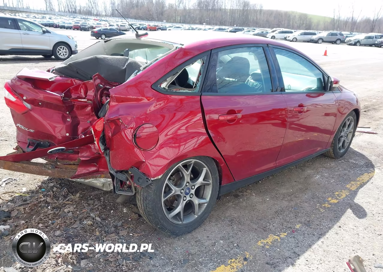 2014 Ford Focus Se VIN:1FADP3F23EL214421 - 4