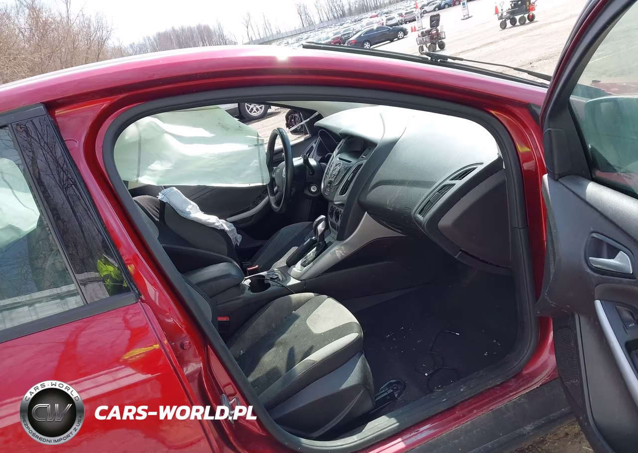 2014 Ford Focus Se VIN:1FADP3F23EL214421 - 5