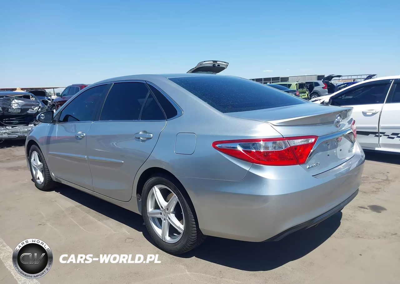 2017 Toyota Camry Se VIN:4T1BF1FK0HU631675 - 3