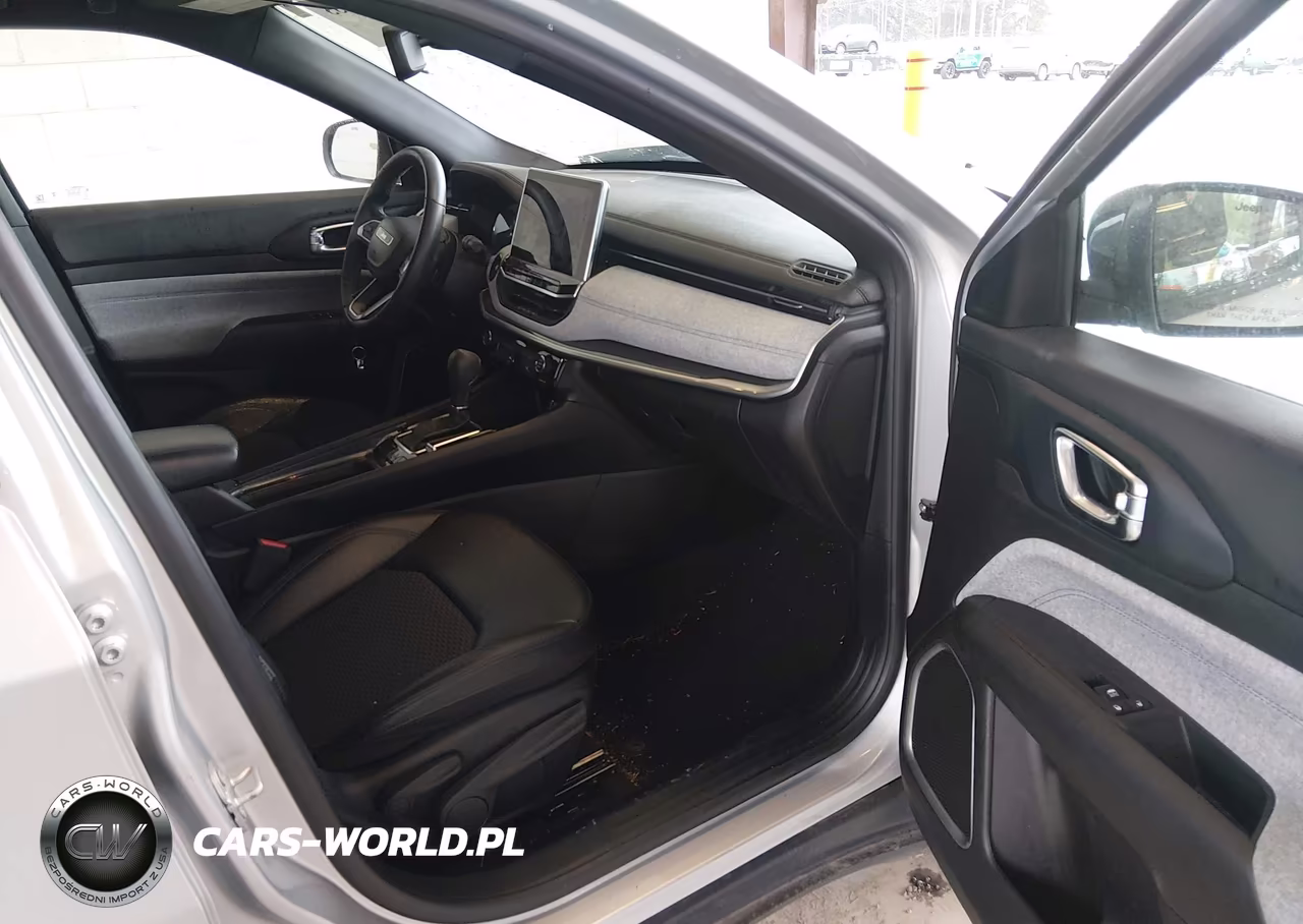 2024 Jeep Compass Latitude 4X4 VIN:3C4NJDBN6RT119383 - 5