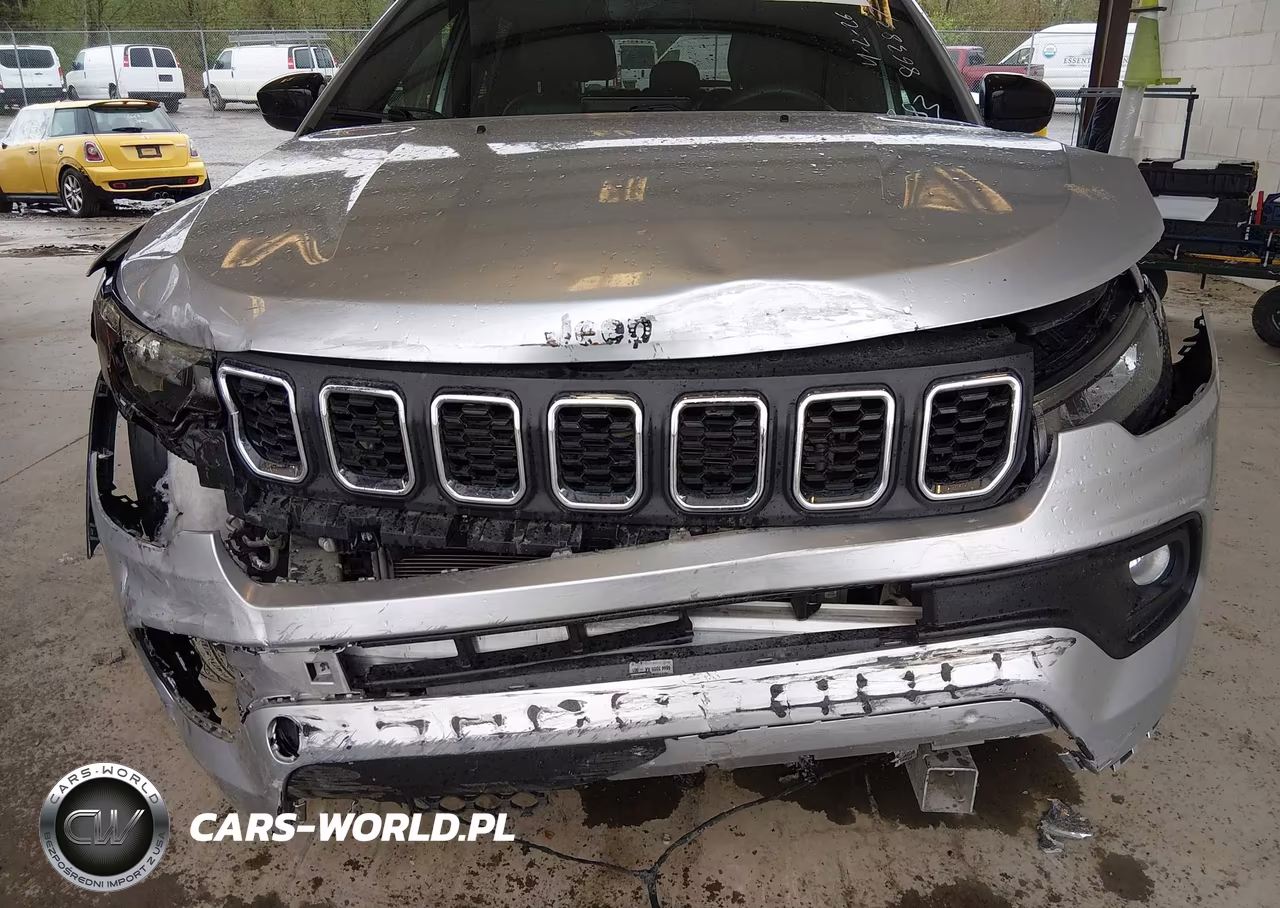 2024 Jeep Compass Latitude 4X4 VIN:3C4NJDBN6RT119383 - 6