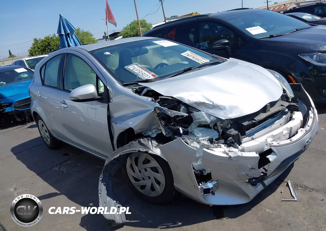 2016 Toyota Prius C One