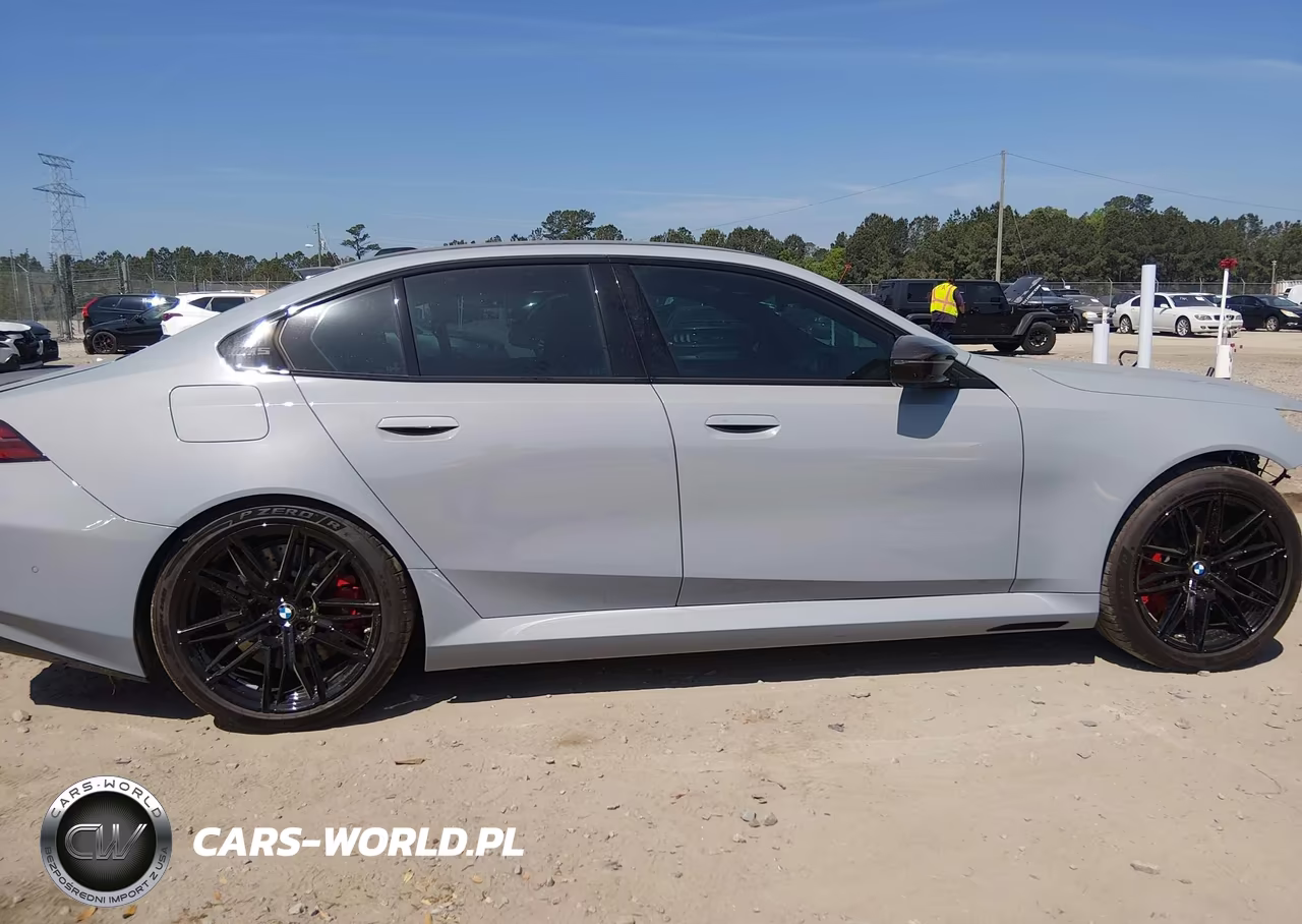 2026 BMW M5 VIN:WBS83FK0XTCV12662 - 14