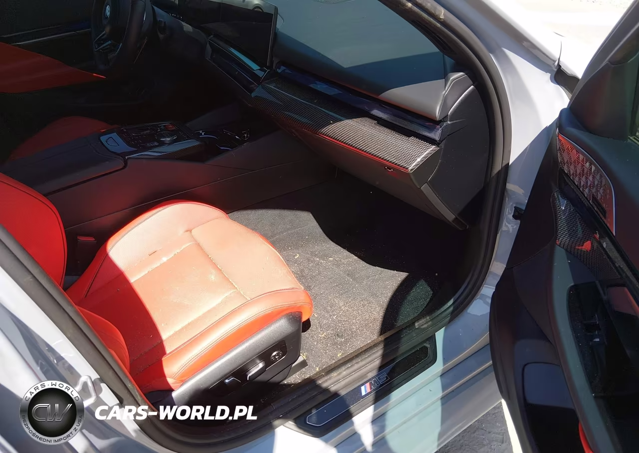 2026 BMW M5 VIN:WBS83FK0XTCV12662 - 5