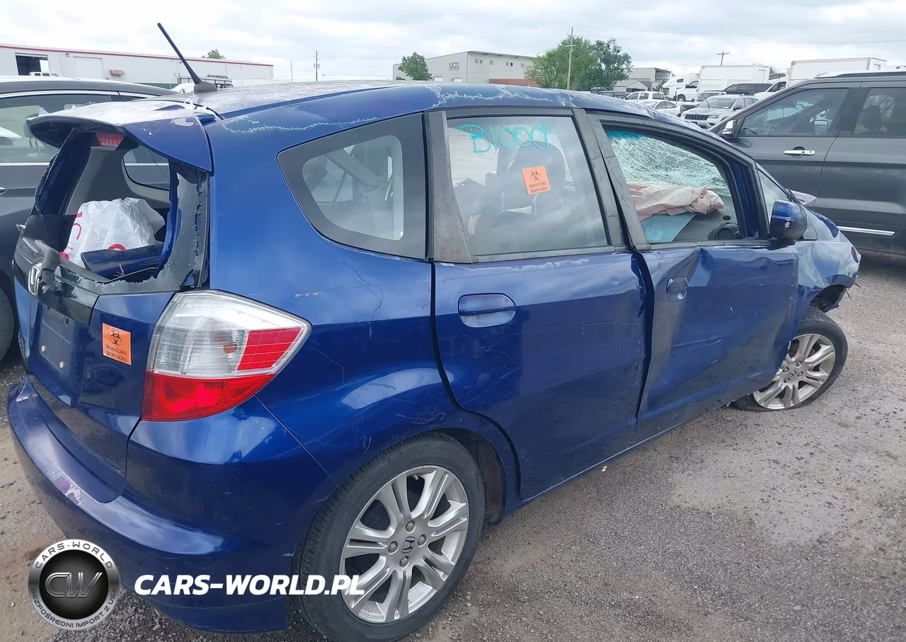 2011 Honda Fit Sport VIN:JHMGE8H51BC015198 - 4