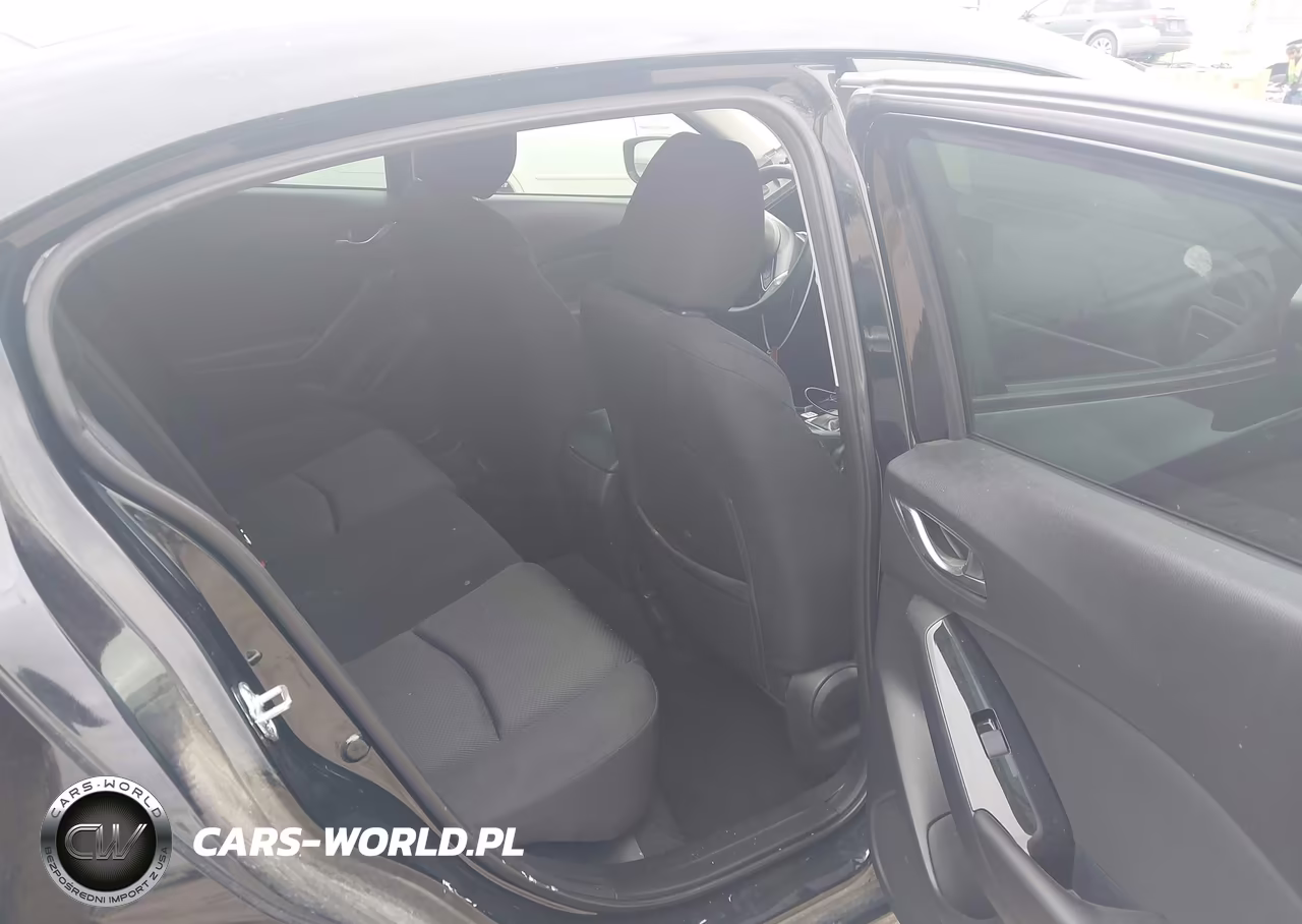 2018 Mazda Mazda3 Sport VIN:3MZBN1U73JM264509 - 8