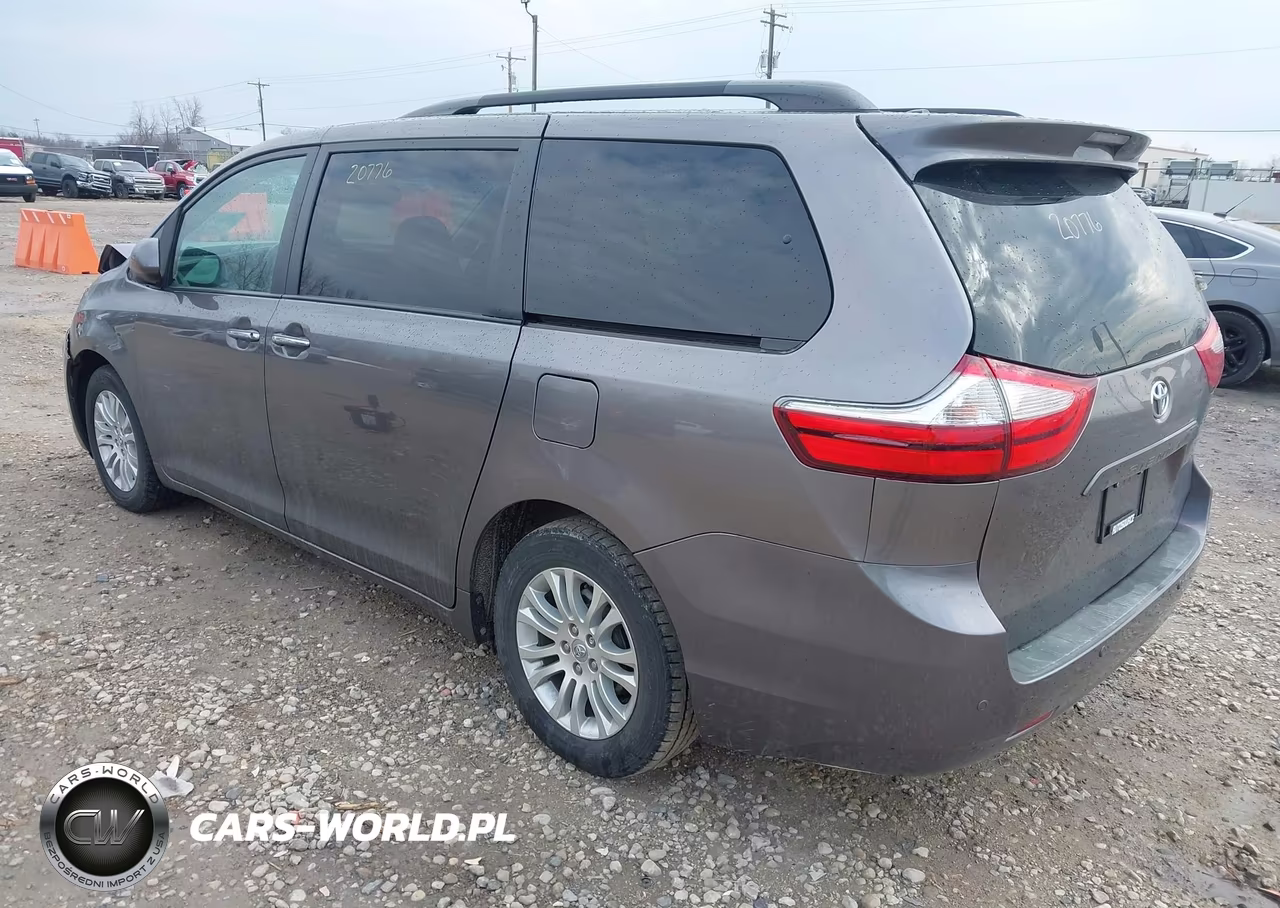 2017 Toyota Sienna Xle 8 Passenger VIN:5TDYZ3DC6HS804908 - 3