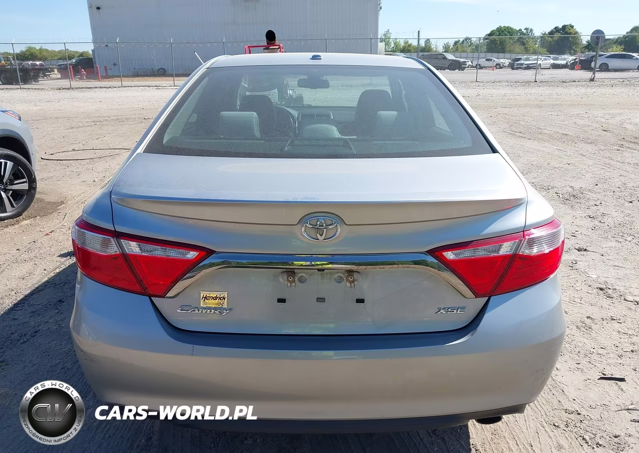 2015 Toyota Camry Xse VIN:4T1BF1FK8FU935706 - 16