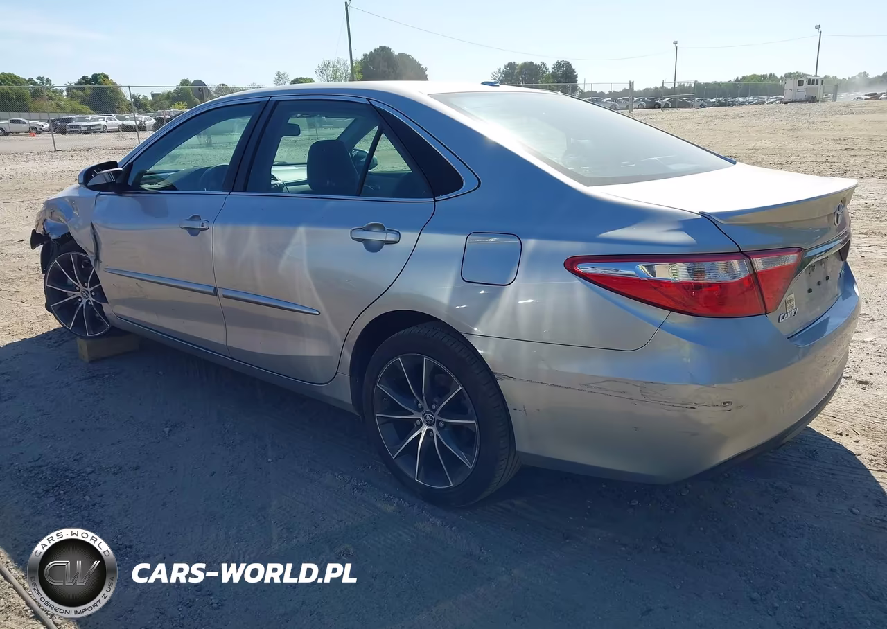 2015 Toyota Camry Xse VIN:4T1BF1FK8FU935706 - 3