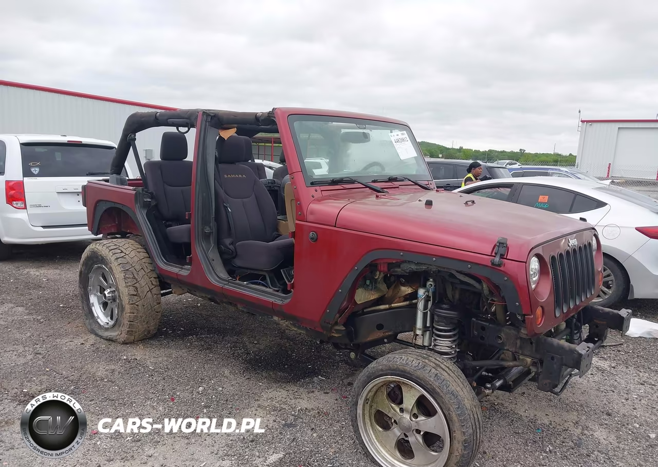 2013 Jeep Wrangler Unlimited Sahara – zdjęcie 1 z 15
