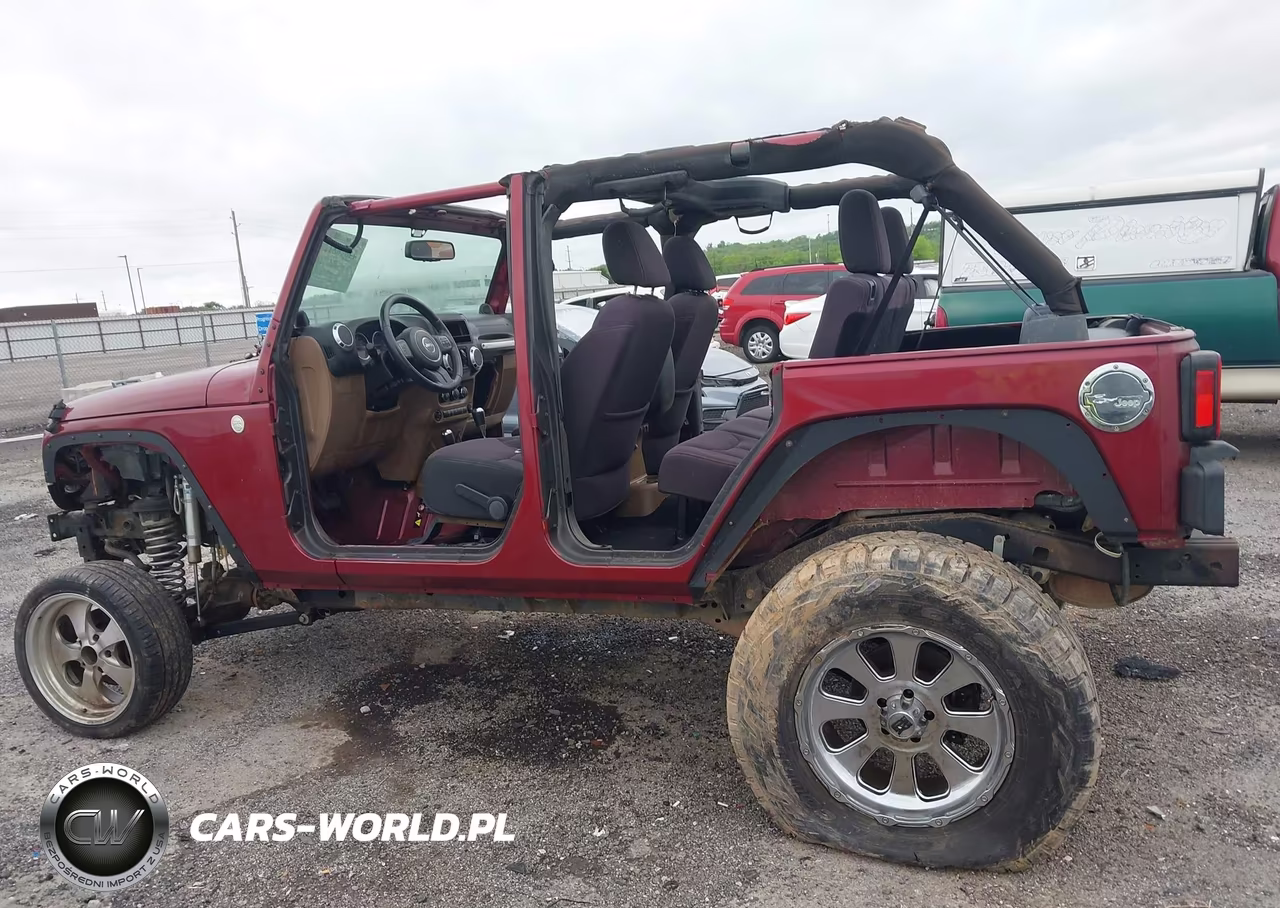2013 Jeep Wrangler Unlimited Sahara VIN:1C4BJWEG6DL508962 - 13
