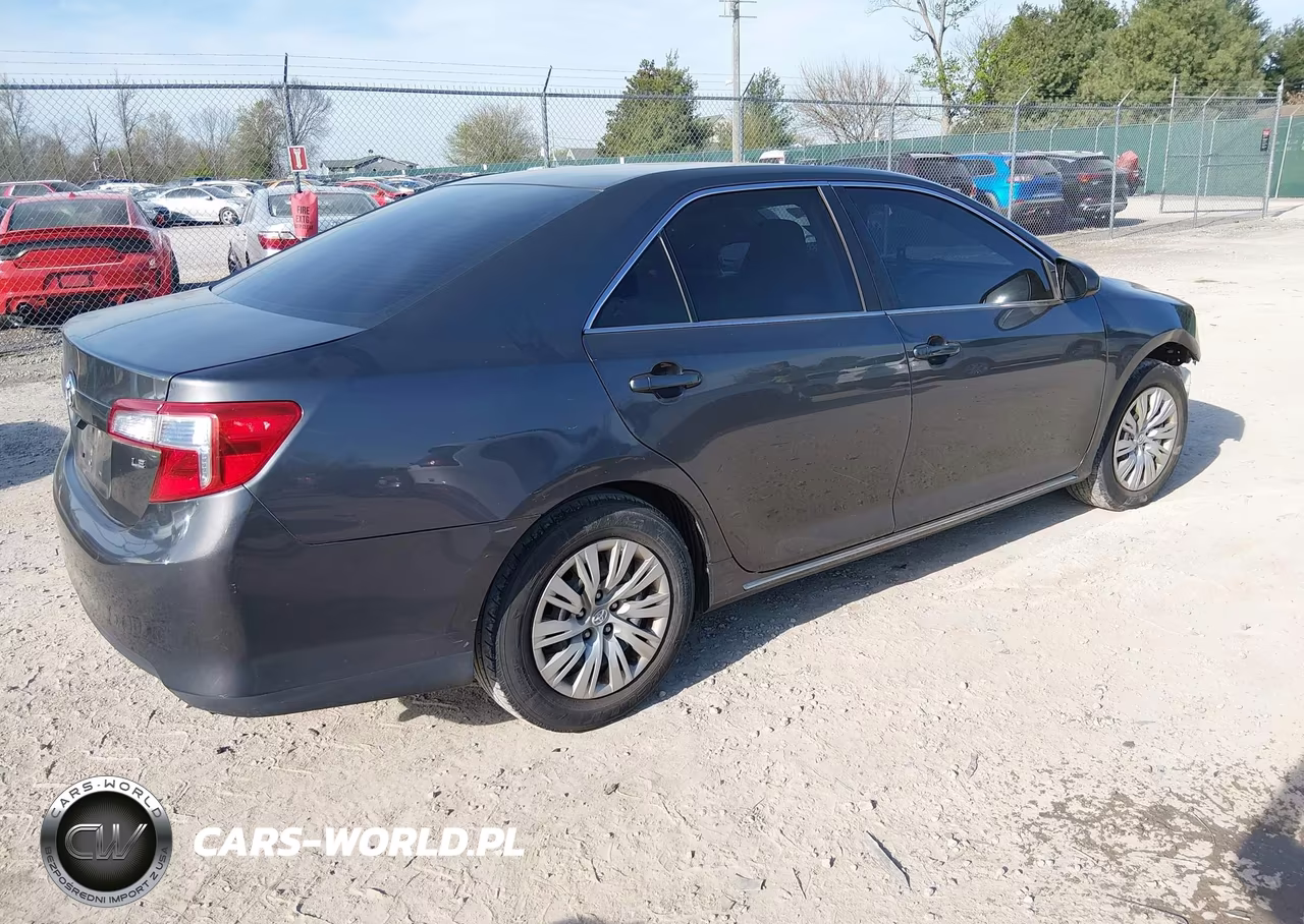 2013 Toyota Camry Le VIN:4T4BF1FK7DR288797 - 4
