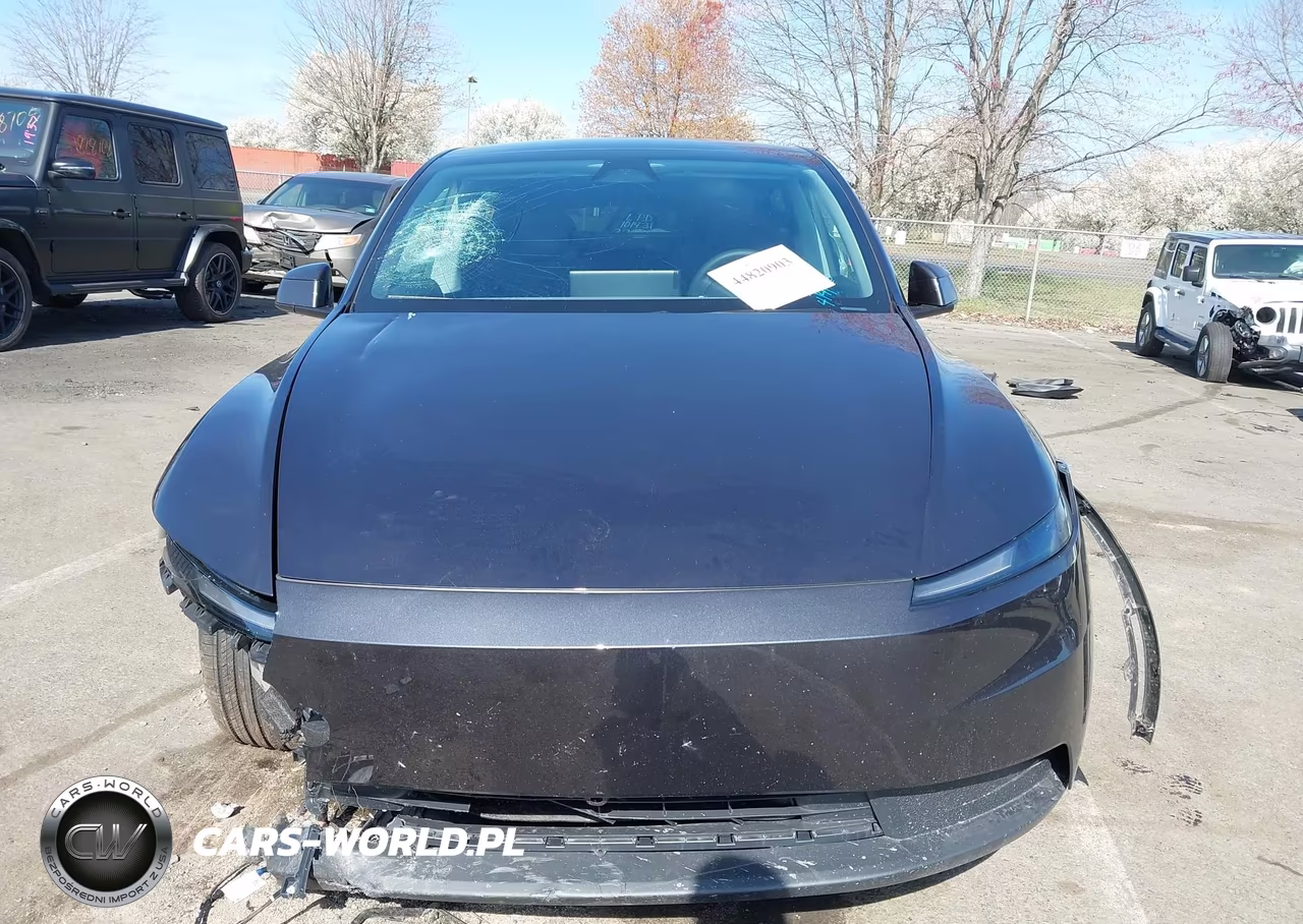 2026 Tesla Model Y Premium Rear-Wheel Drive-Standard Rear-Wheel Drive VIN:7SAYGDED6TA590597 - 11