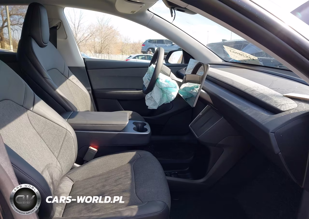2026 Tesla Model Y Premium Rear-Wheel Drive-Standard Rear-Wheel Drive VIN:7SAYGDED6TA590597 - 5