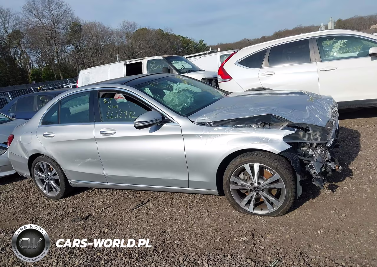 2018 Mercedes-Benz C 300 4Matic VIN:55SWF4KB4JU259882 - 12