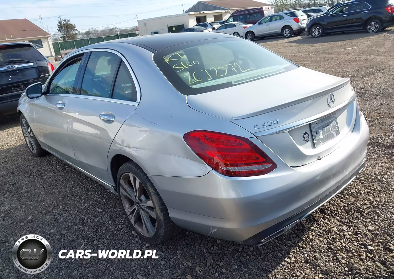 2018 Mercedes-Benz C 300 4Matic VIN:55SWF4KB4JU259882 - 3