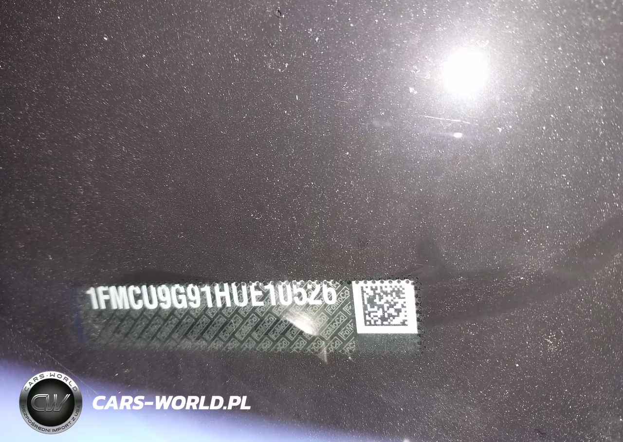 2017 Ford Escape Se VIN:1FMCU9G91HUE10526 - 9