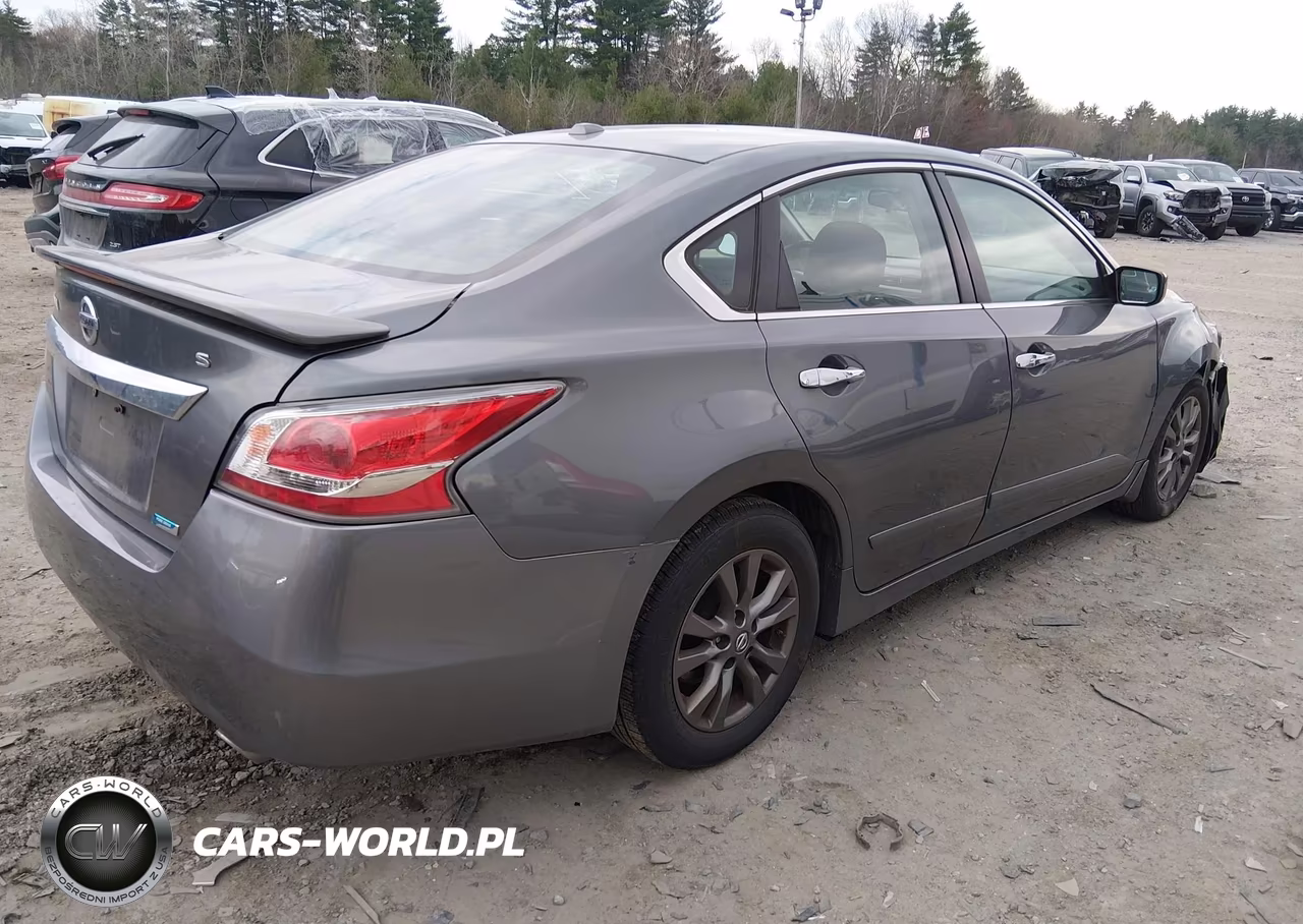 2015 Nissan Altima 2.5 S VIN:1N4AL3AP8FN907086 - 4