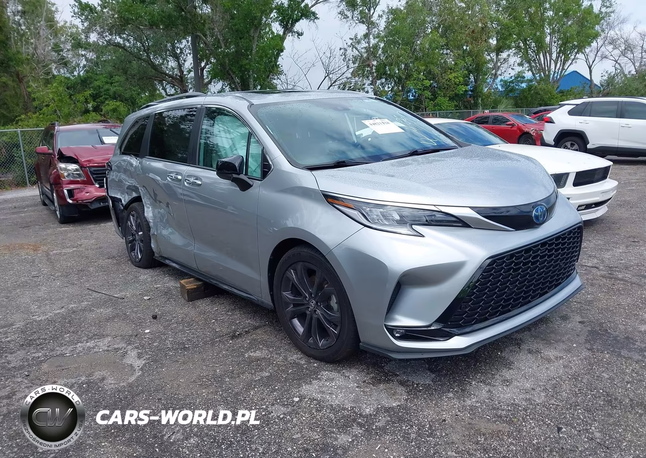 2022 Toyota Sienna Xse