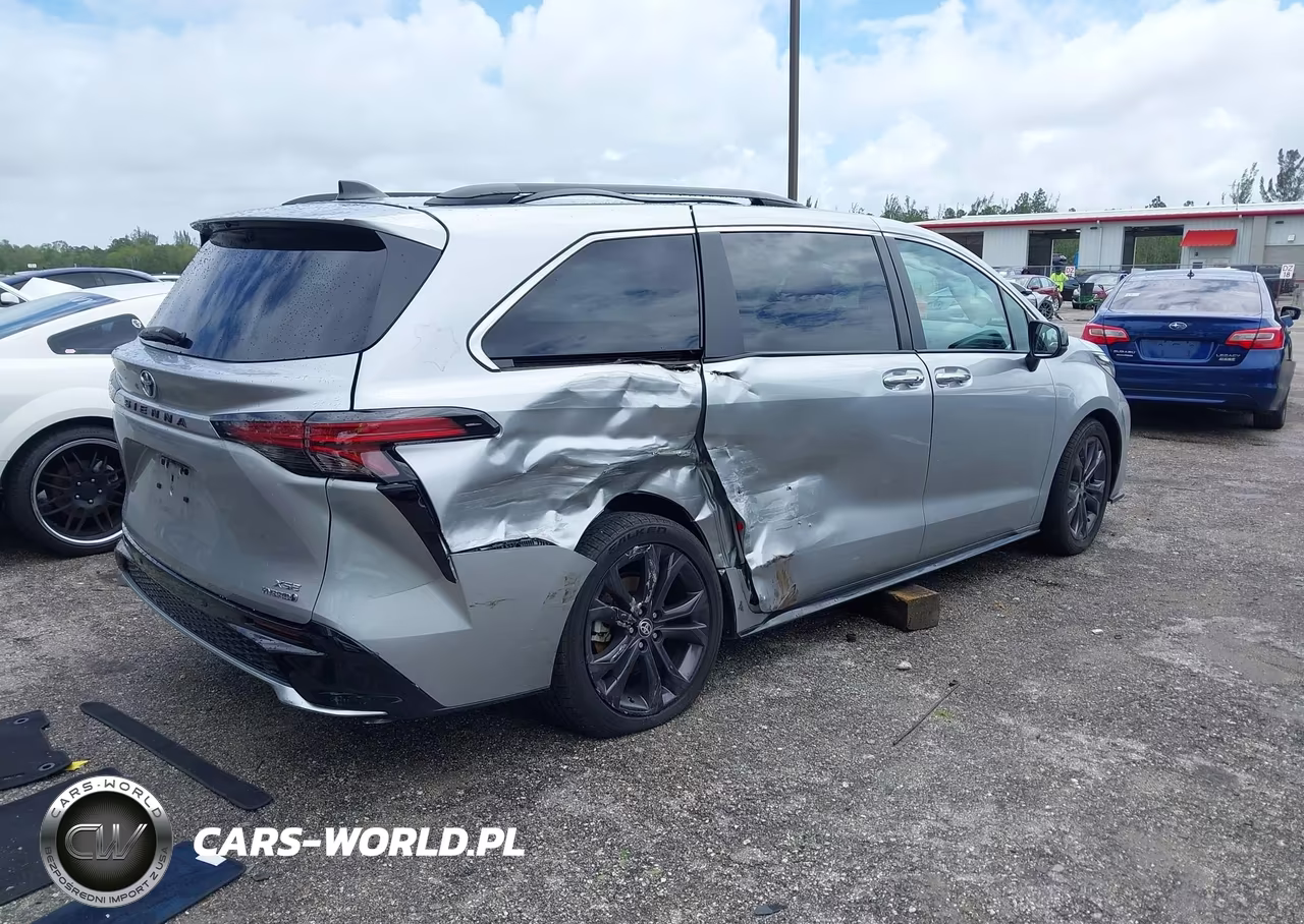 2022 Toyota Sienna Xse VIN:5TDXRKEC6NS126550 - 4
