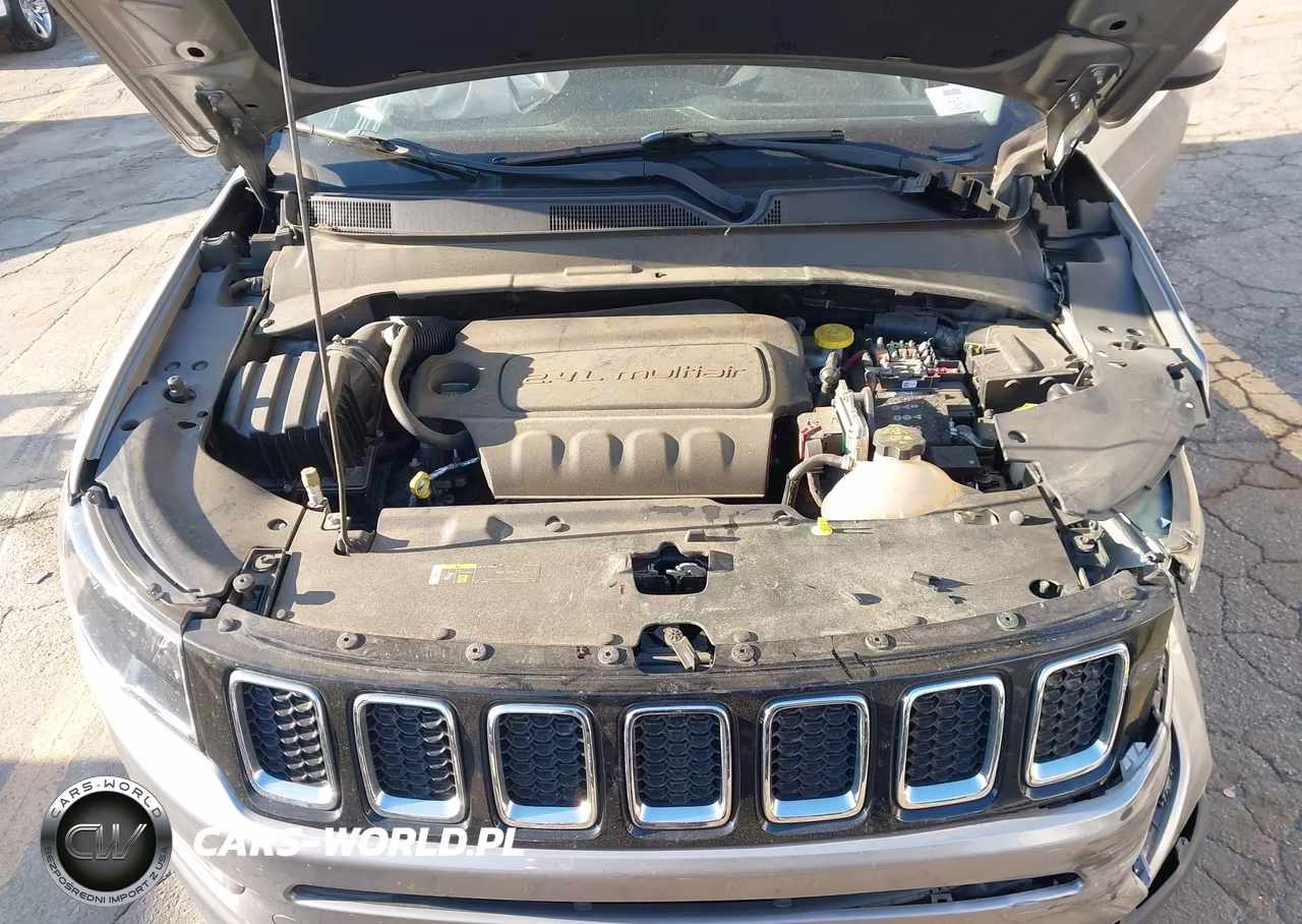 2018 Jeep Compass Latitude 4X4 VIN:3C4NJDBB9JT373499 - 10