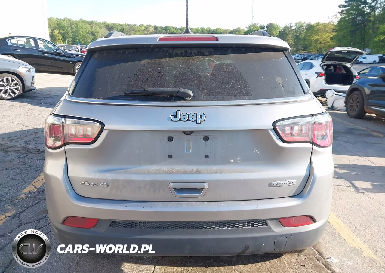 2018 Jeep Compass Latitude 4X4 VIN:3C4NJDBB9JT373499 - 16