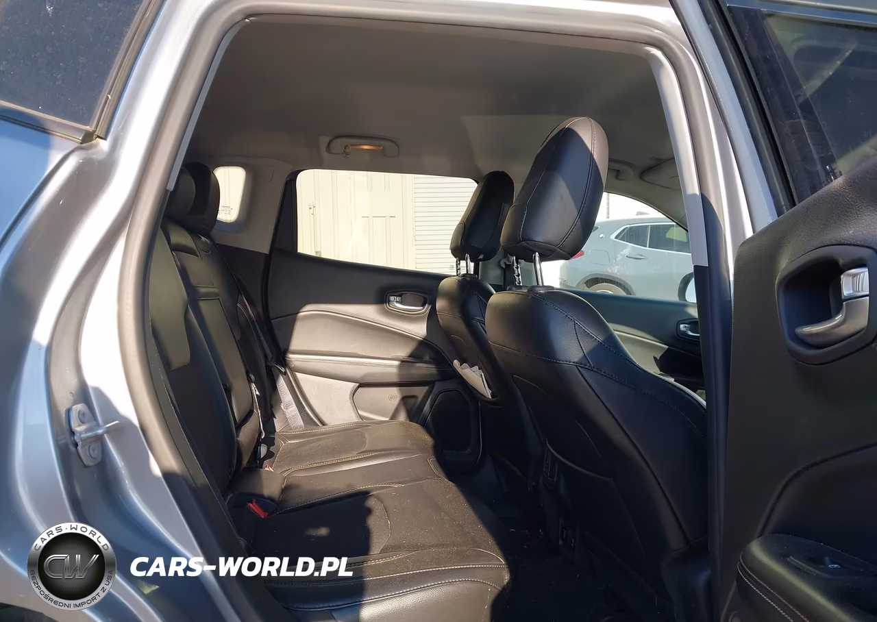2018 Jeep Compass Latitude 4X4 VIN:3C4NJDBB9JT373499 - 8