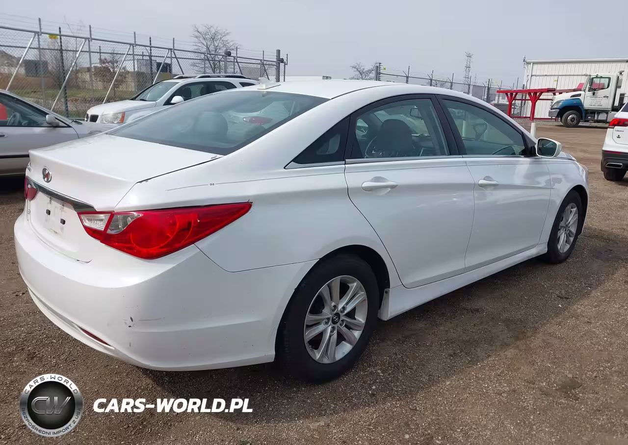 2014 Hyundai Sonata Gls VIN:5NPEB4AC9EH923670 - 4