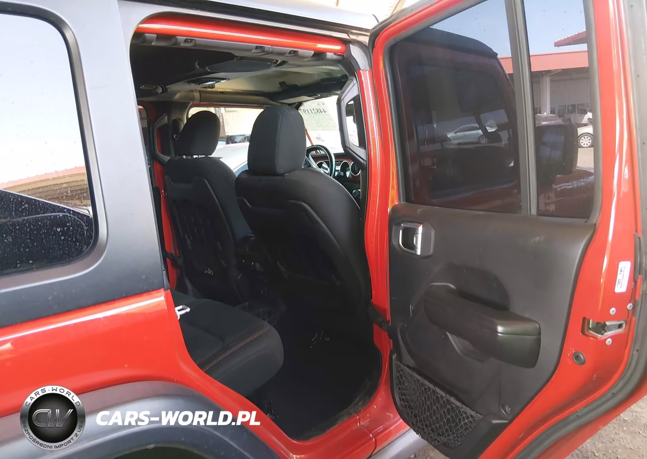 2021 Jeep Wrangler Unlimited Rubicon 4X4 VIN:1C4HJXFN8MW565725 - 8