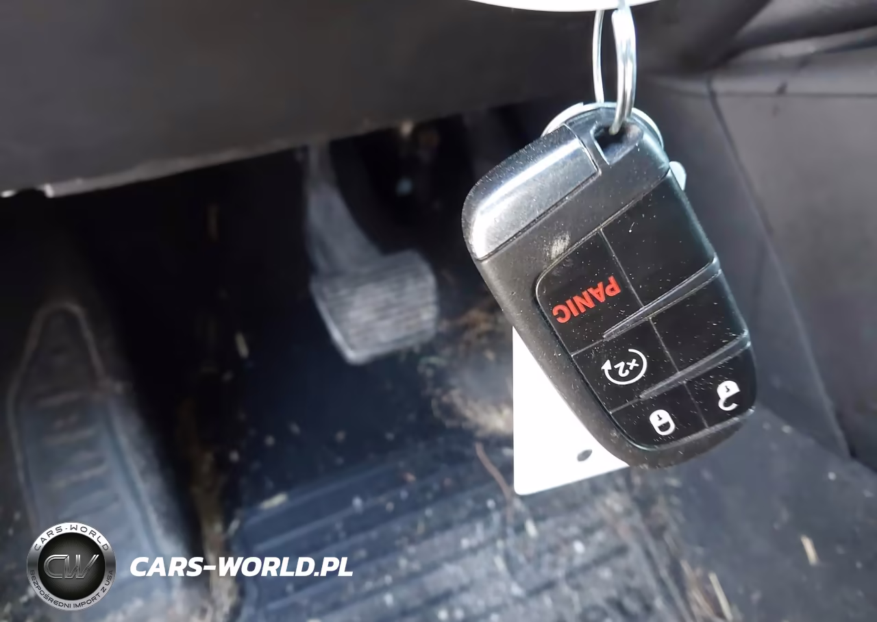 2020 Jeep Renegade Upland 4X4 VIN:ZACNJBAB1LPL14301 - 11