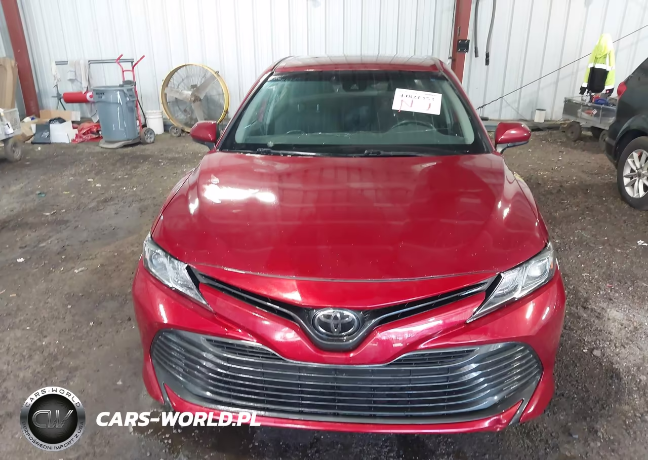 2020 Toyota Camry Le VIN:4T1C11AK5LU367825 - 11