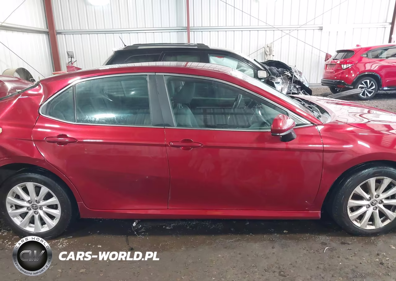 2020 Toyota Camry Le VIN:4T1C11AK5LU367825 - 12