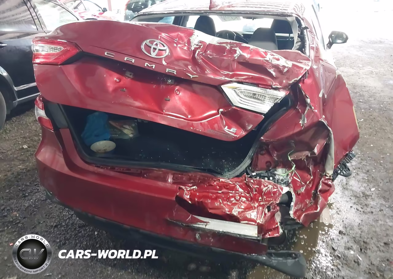 2020 Toyota Camry Le VIN:4T1C11AK5LU367825 - 6