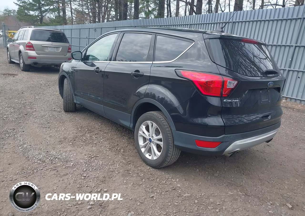 2019 Ford Escape Se VIN:1FMCU9GD4KUB91251 - 3