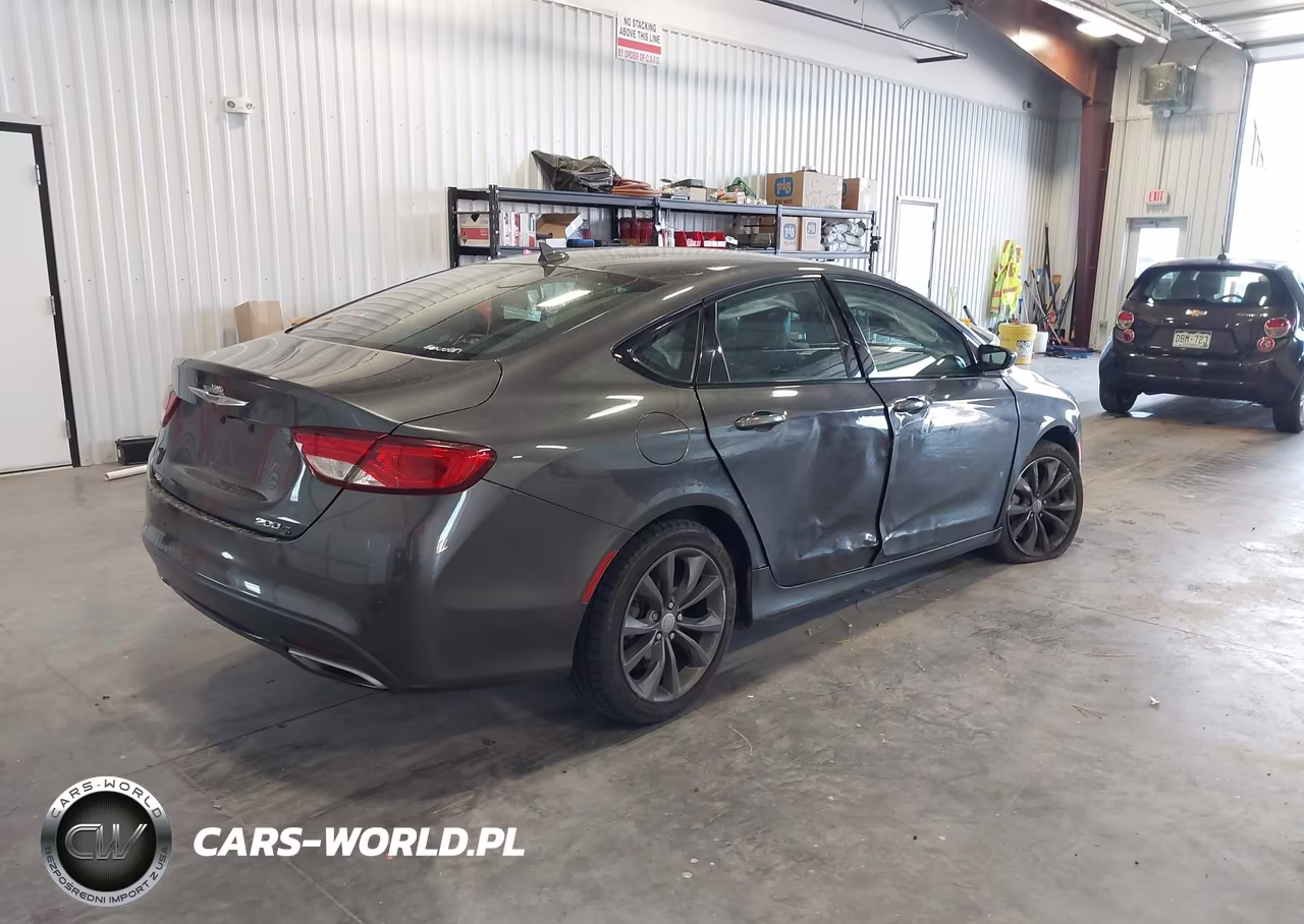2015 Chrysler 200 S VIN:1C3CCCDGXFN523149 - 4