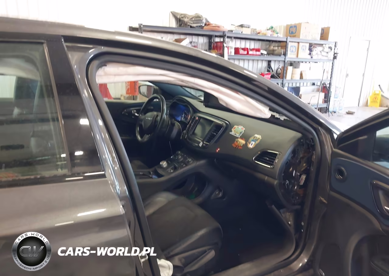 2015 Chrysler 200 S VIN:1C3CCCDGXFN523149 - 5