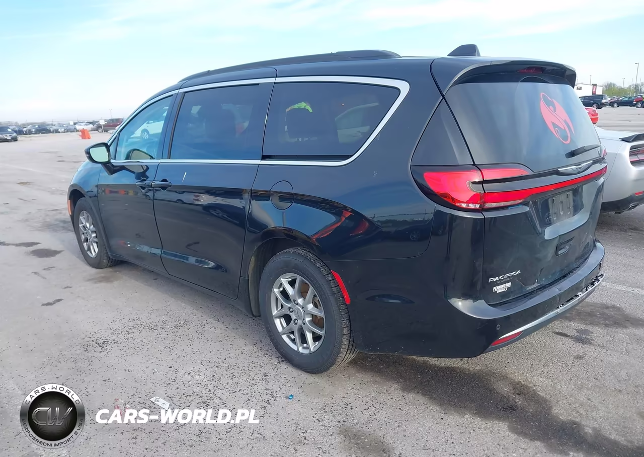 2021 Chrysler Pacifica Touring VIN:2C4RC1FG0MR514953 - 3