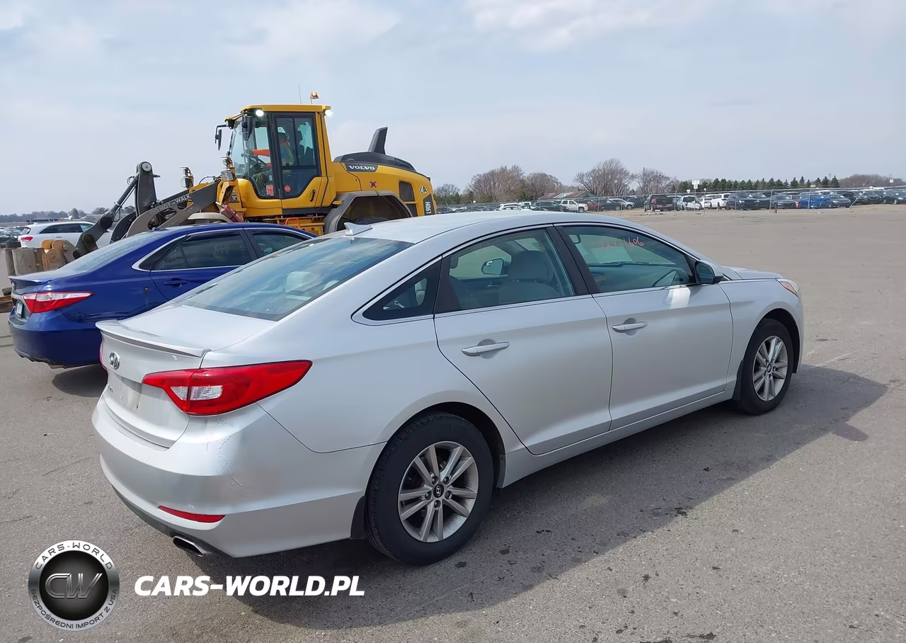 2015 Hyundai Sonata Se VIN:5NPE24AF8FH168023 - 4