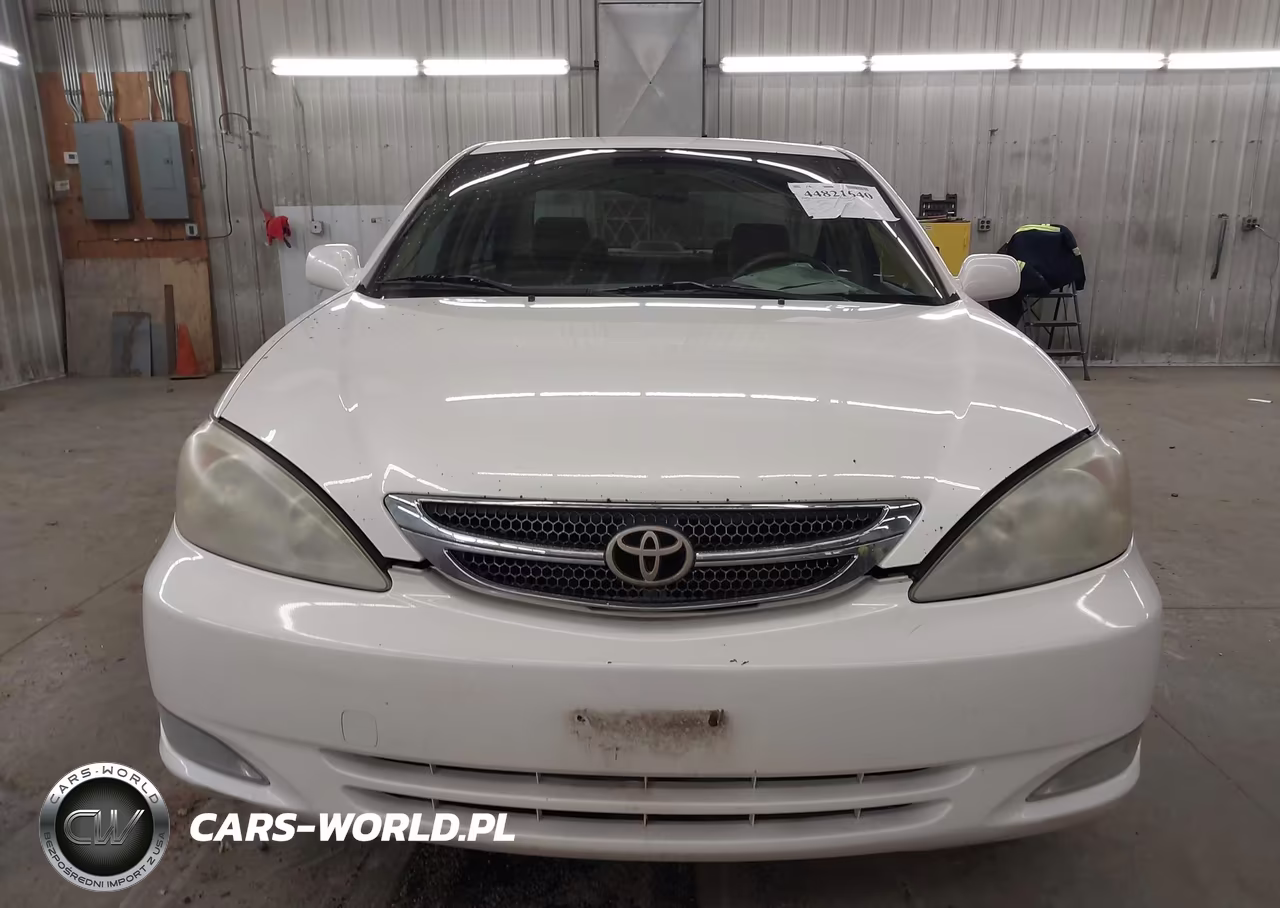 2004 Toyota Camry Le VIN:JTDBE30K340283075 - 13