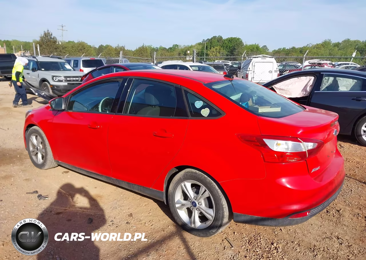 2014 Ford Focus Se VIN:1FADP3F20EL458513 - 3