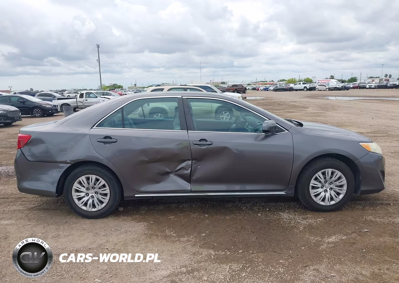 2014 Toyota Camry Le VIN:4T4BF1FK6ER429473 - 13