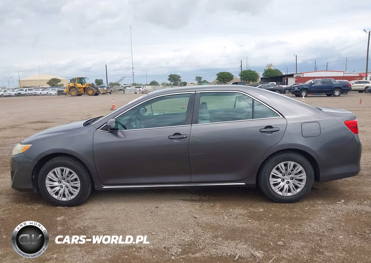 2014 Toyota Camry Le VIN:4T4BF1FK6ER429473 - 14