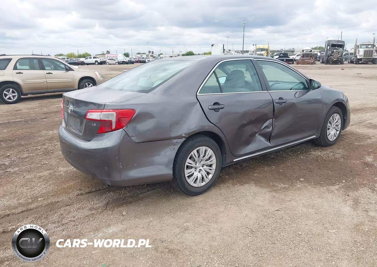2014 Toyota Camry Le VIN:4T4BF1FK6ER429473 - 4