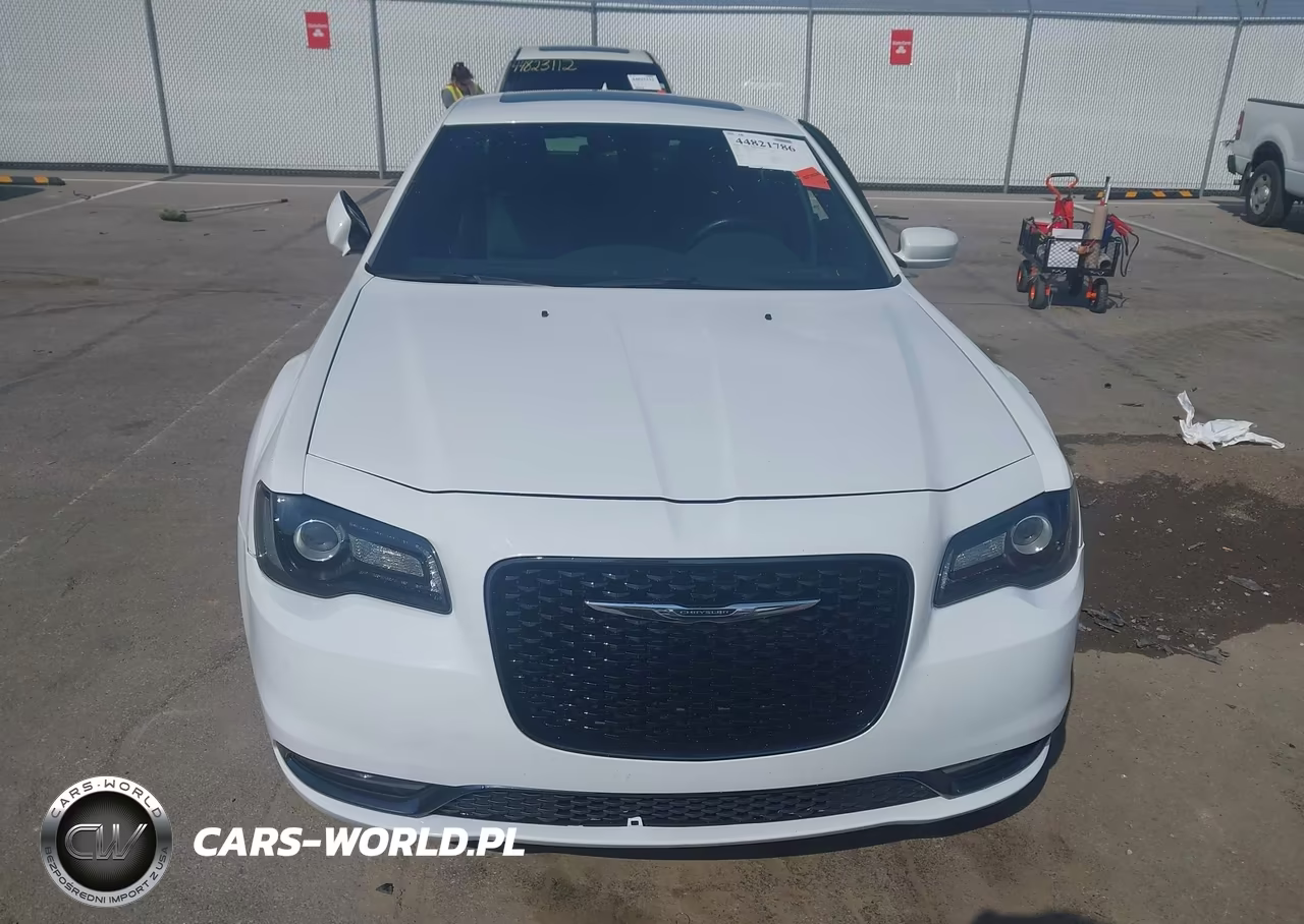 2015 Chrysler 300 300S VIN:2C3CCABG2FH903781 - 11