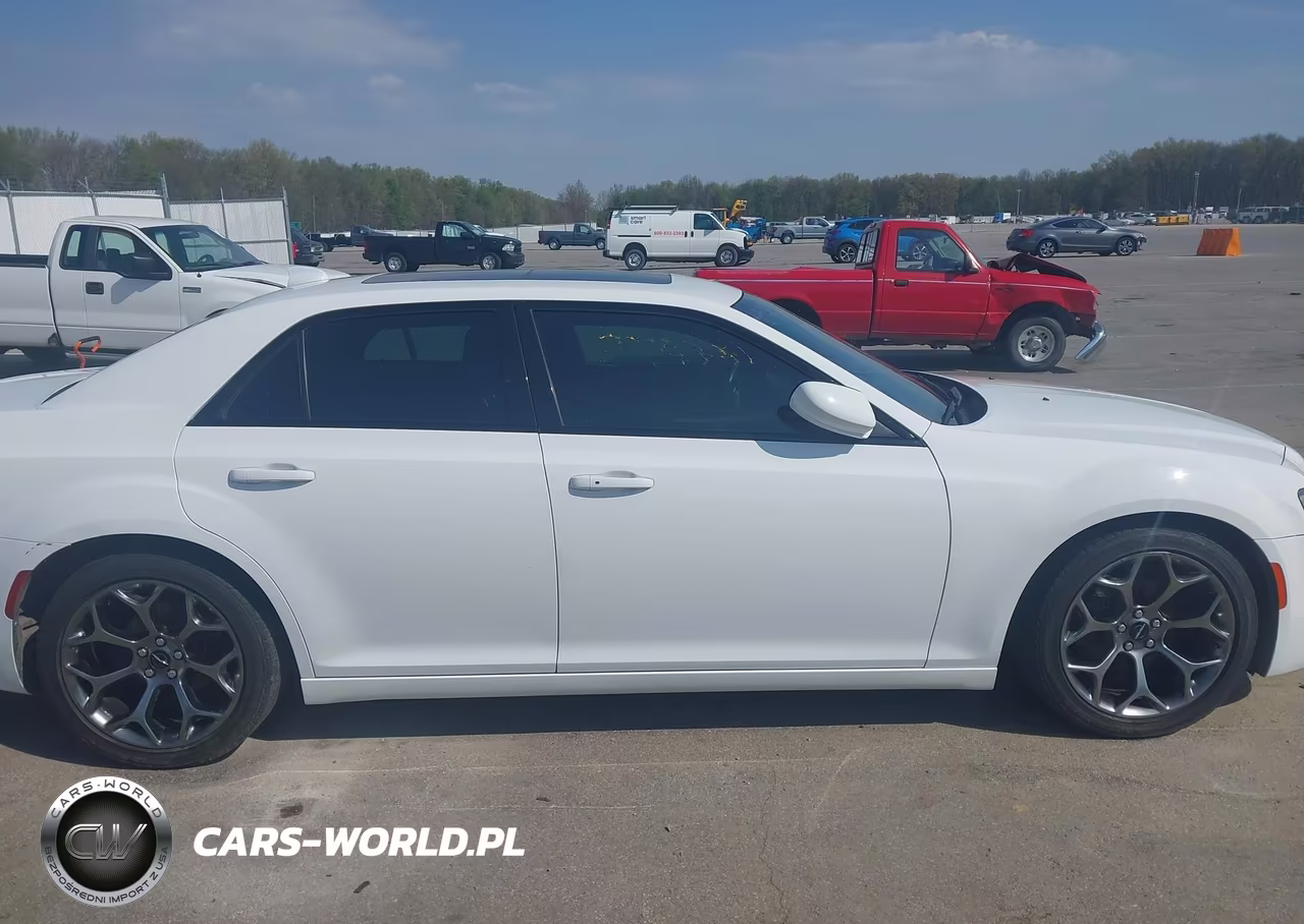 2015 Chrysler 300 300S VIN:2C3CCABG2FH903781 - 12
